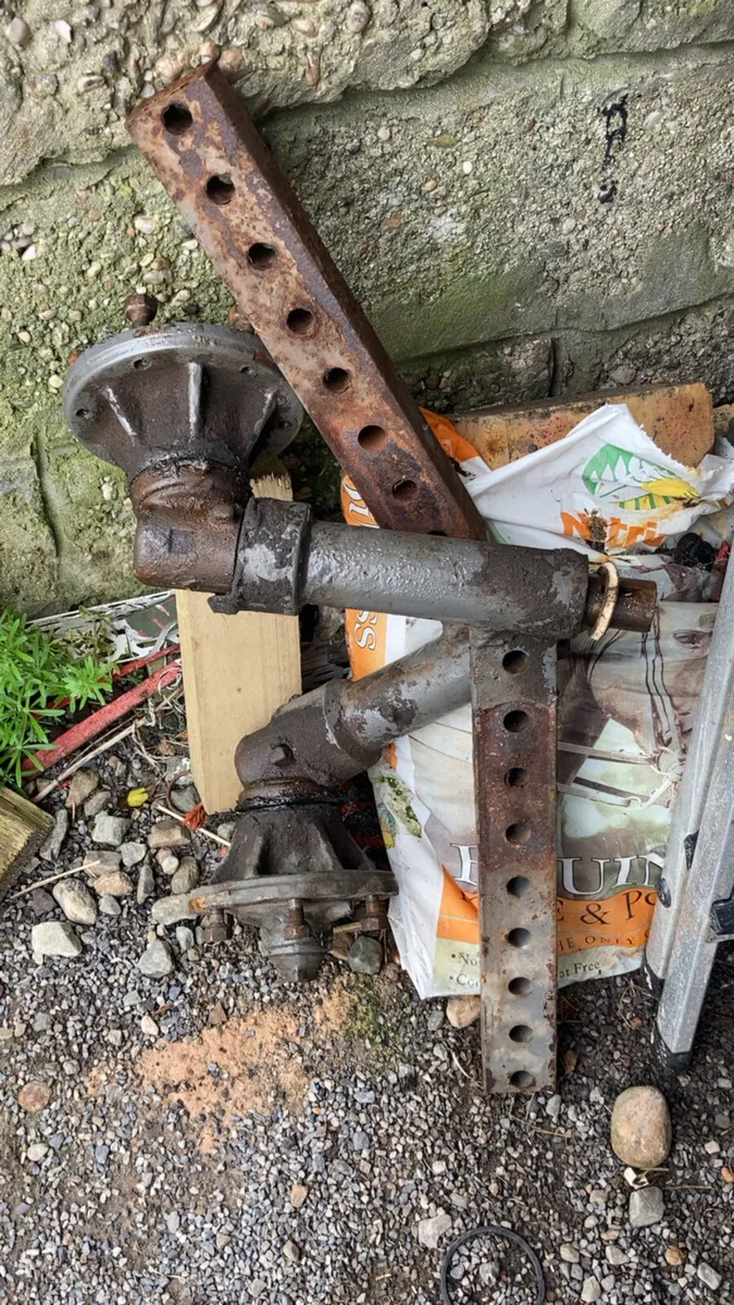 Massey Ferguson 165 complete stub axles and Grill - Image 1