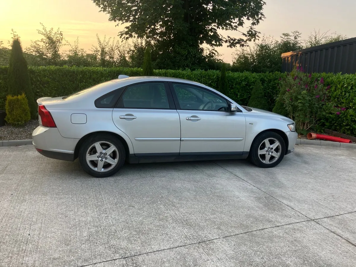 Volvo S40 2009 - Image 1