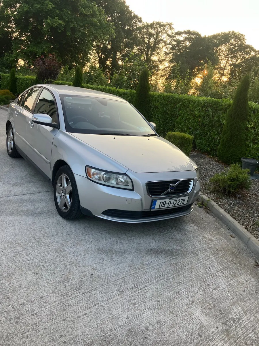 Volvo S40 2009 - Image 2