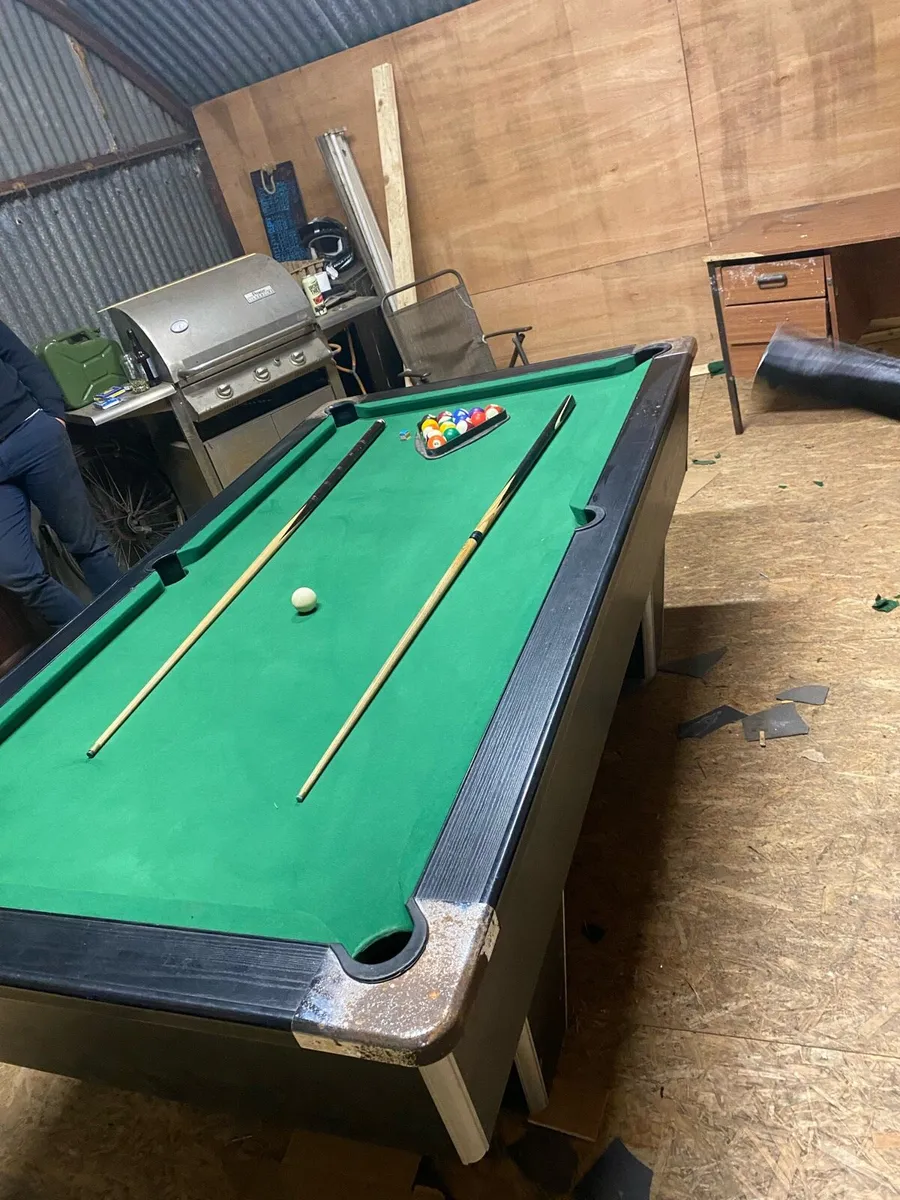 Pool table - Image 2