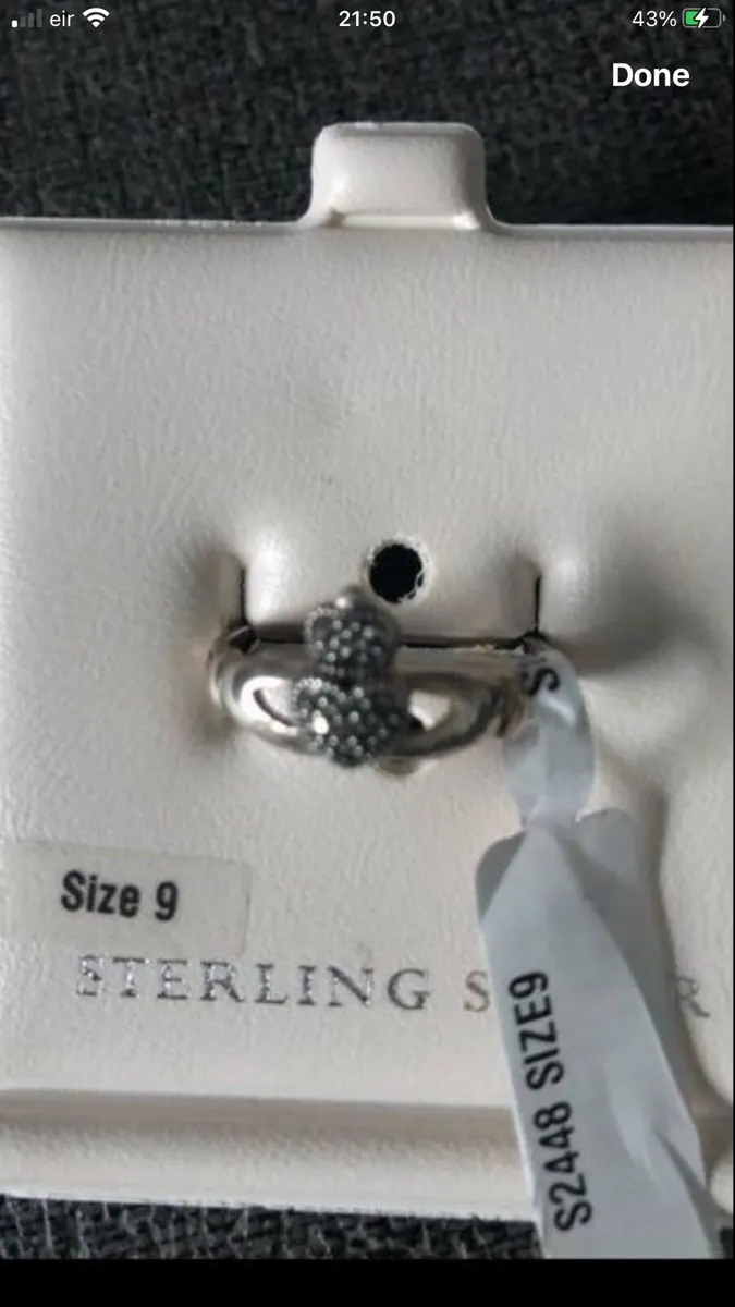 Ladies new sliver claddagh ring size 9 €20 - Image 1