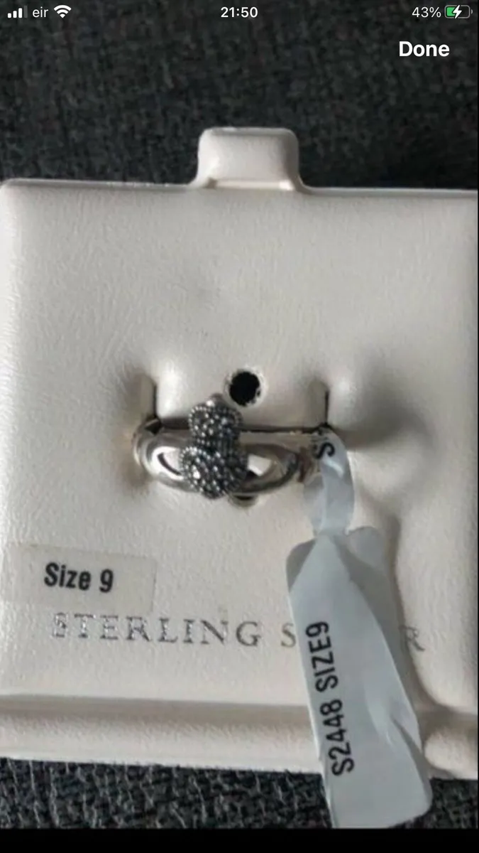 Ladies new sliver claddagh ring size 9 €20 - Image 3