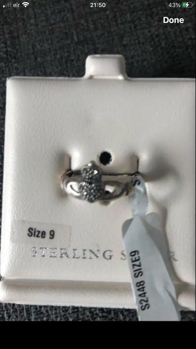 Ladies new sliver claddagh ring size 9 €20 - Image 4
