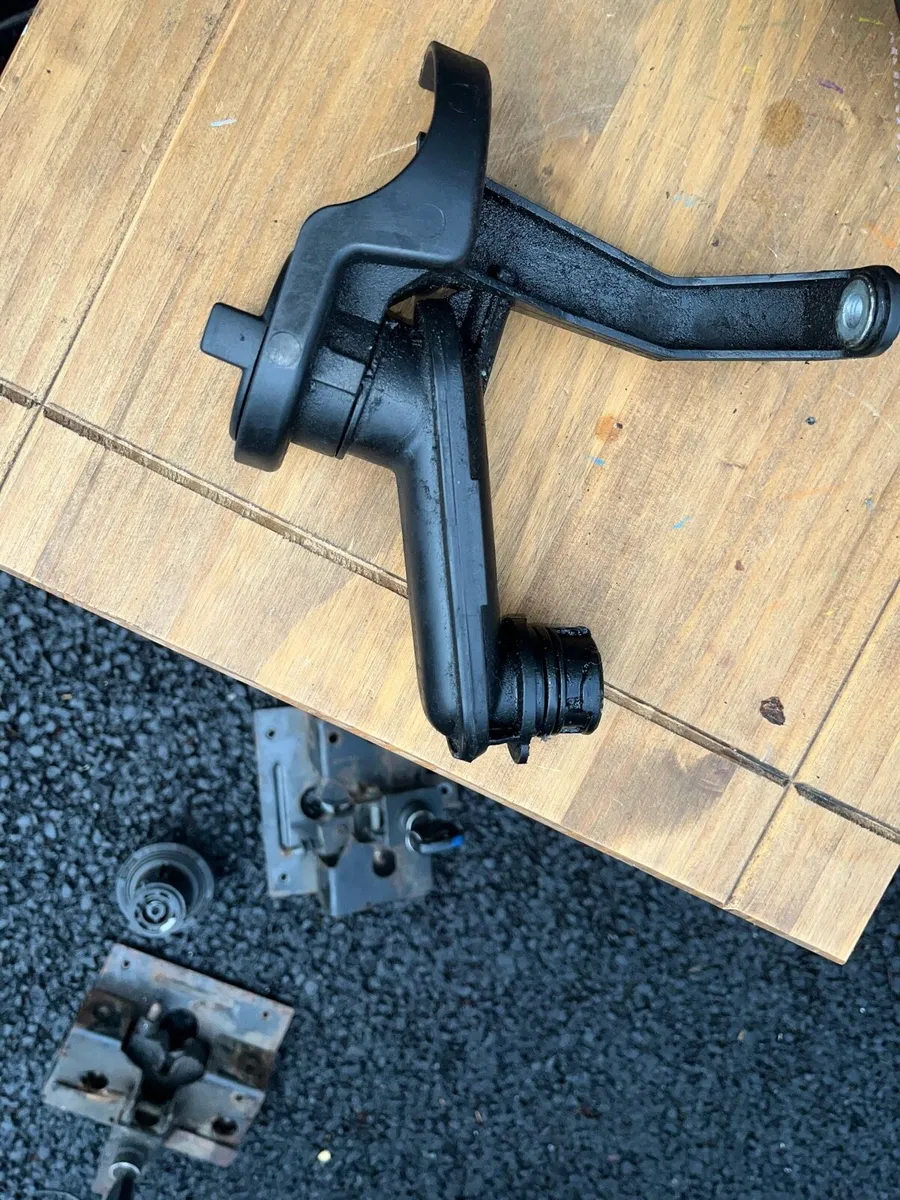 Car part - Image 3