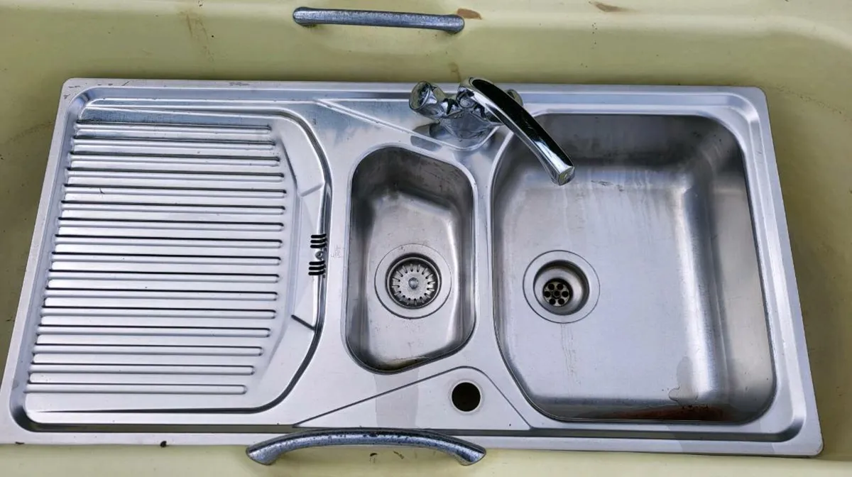 Kitchen bowl and half sink with mixer tap - Image 1
