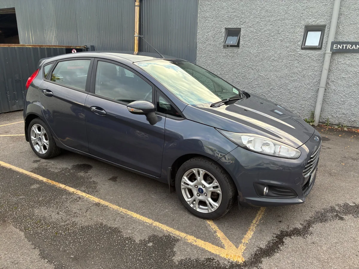 Ford Fiesta 2015 - Image 2