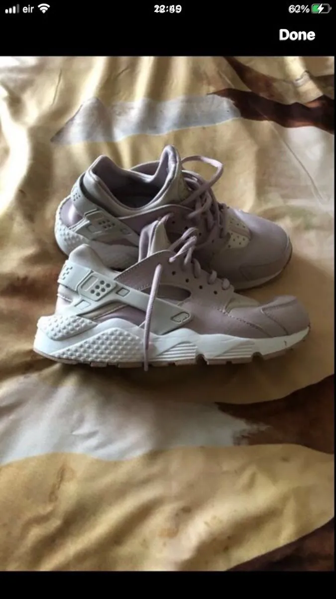 Ladies Nike trainers size 5.5 €30 - Image 2