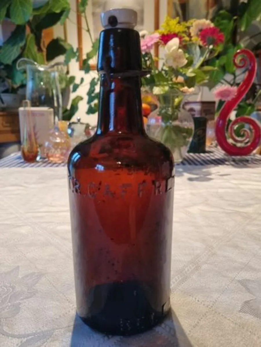 T.R. Caffrey Belfast Bottle - Image 2