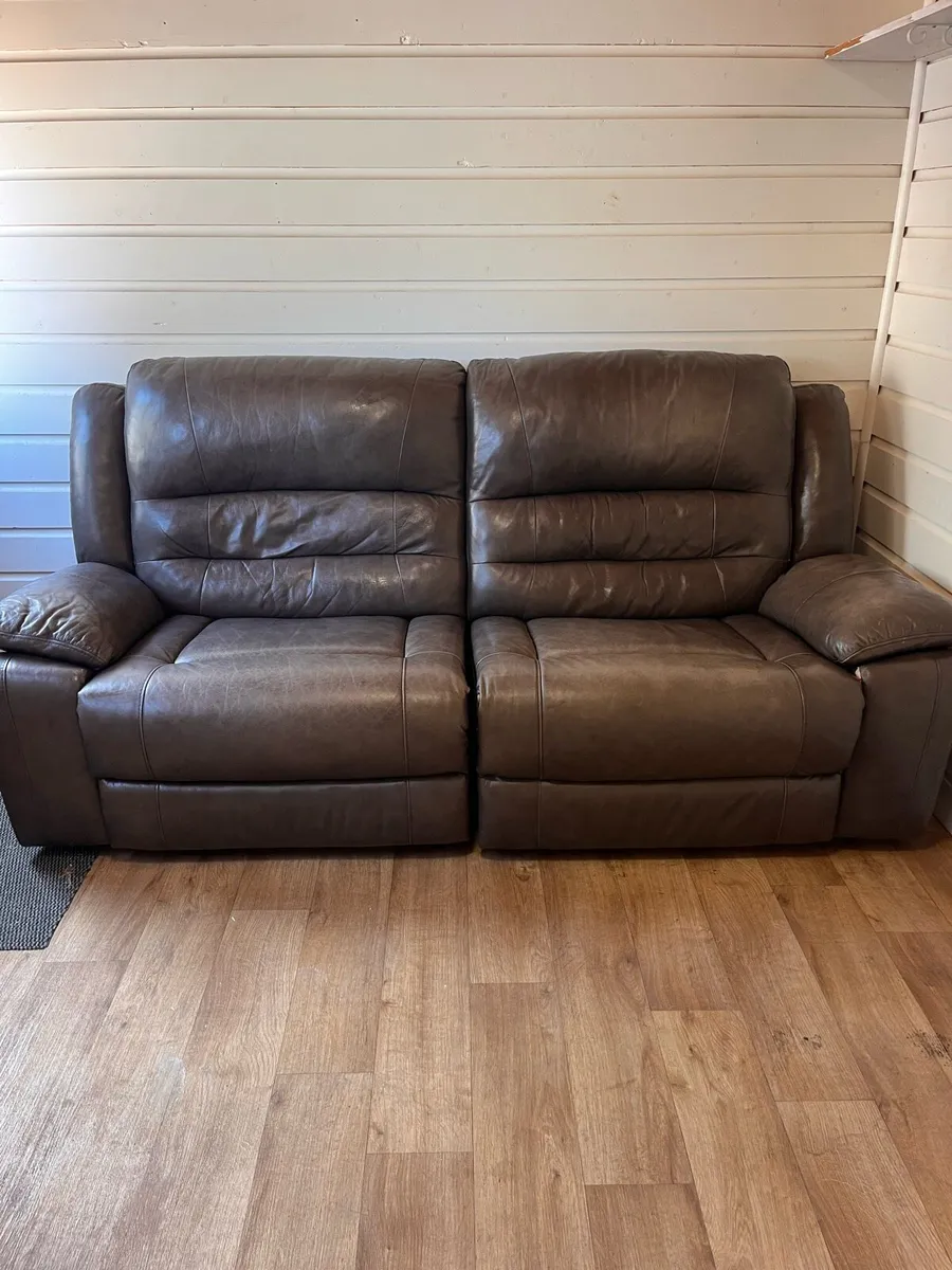 3 seater Leather Recliner - Image 1