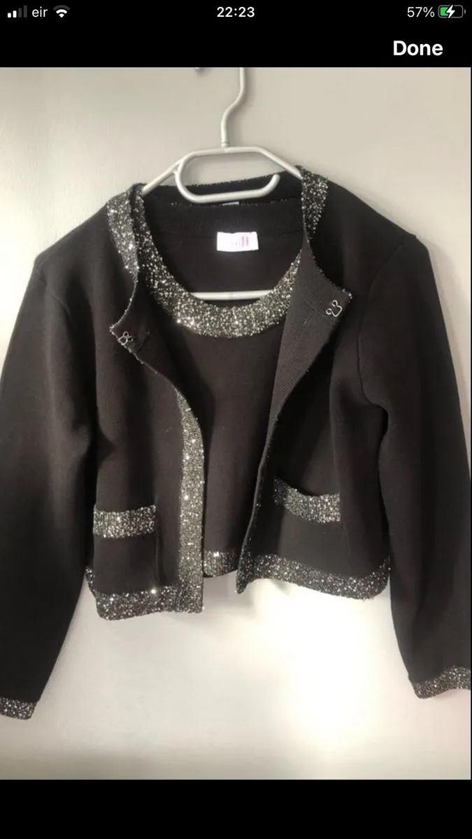 Ladies BNWT two piece suit €40 - Image 2
