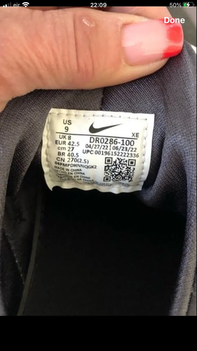 Mens Nike trainers size 8 €50 - Image 4