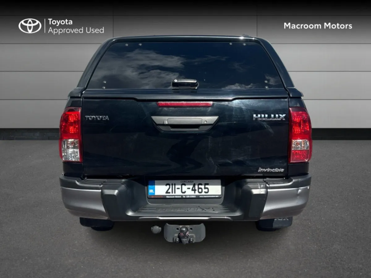 Toyota Hilux DCAB INVINCIBLE AT 4DR A AUTO - Image 4