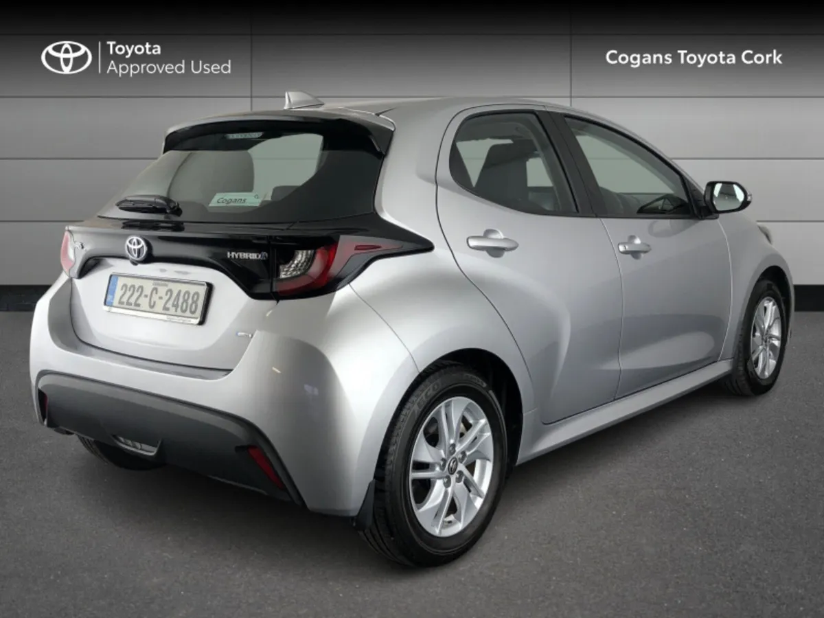 Toyota Yaris 1.5 - Image 2