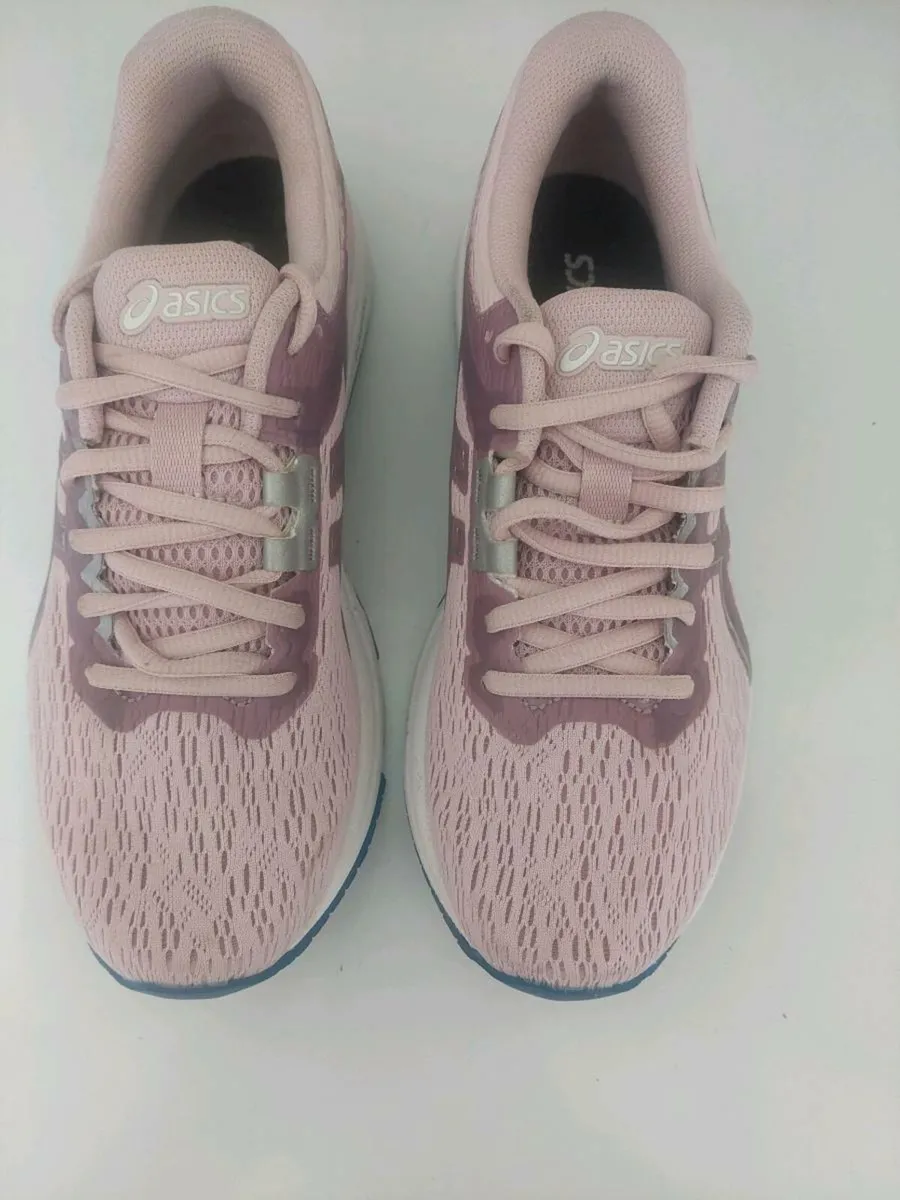 Asics trainers - Image 1