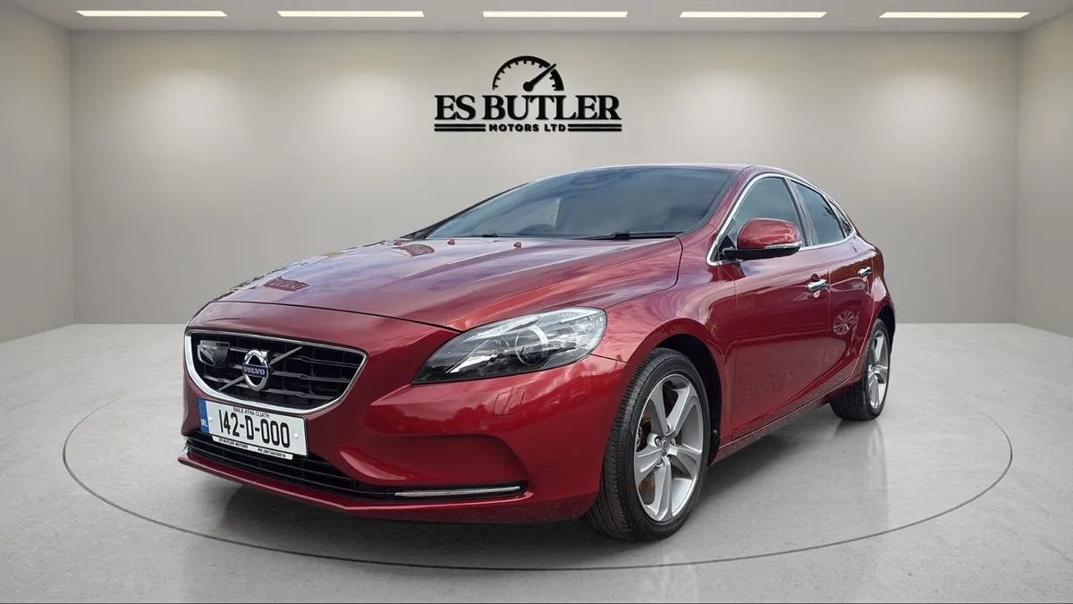 2014 Volvo V40 1.6L AUTO T4 ONLY 50,000KMS /AS NEW - Image 1
