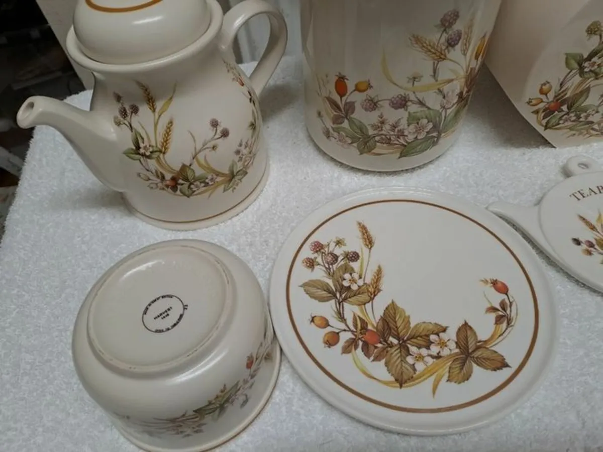 Harvest 1970s kitchen ware - Image 3