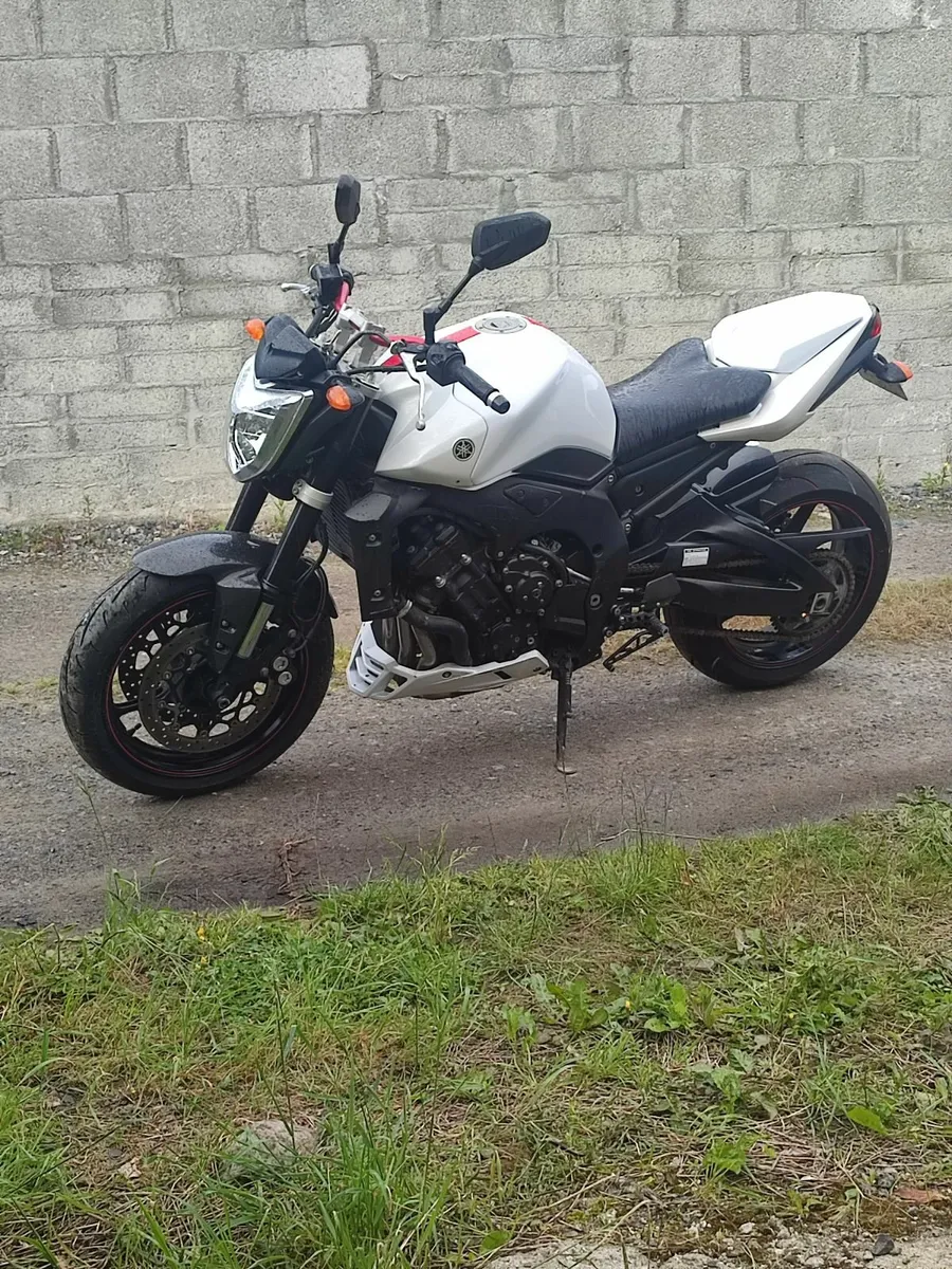 Yamaha FZ1 Motorbike very low mileage - Image 4