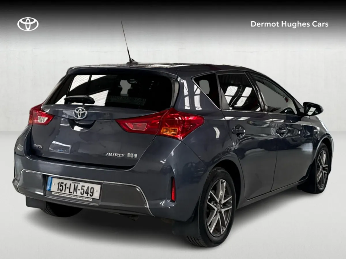 Toyota Auris 1.8 VVT-I HSD ICON + E-CV E-CVT 136 1 - Image 2