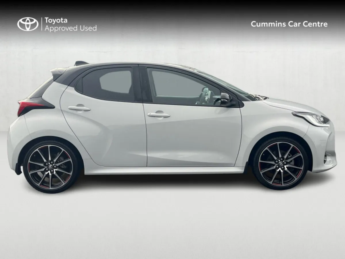 Toyota Yaris YARIS HYBRID GR SPORT - Image 3