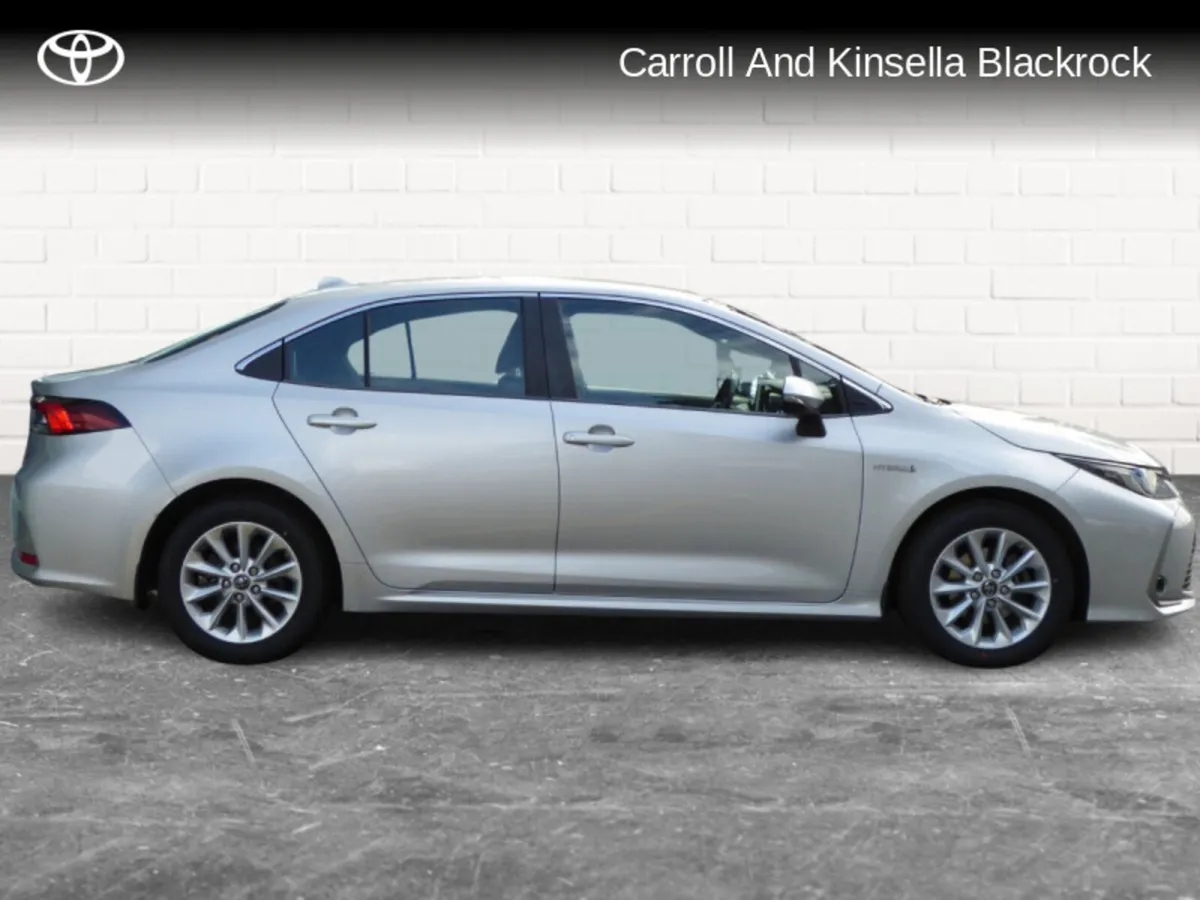 Toyota Corolla Hybrid Luna Saloon - Image 3