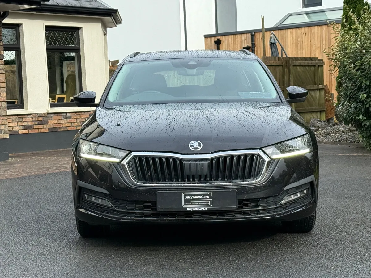 Stunning 212 Skoda Octavia Estate! - Image 2