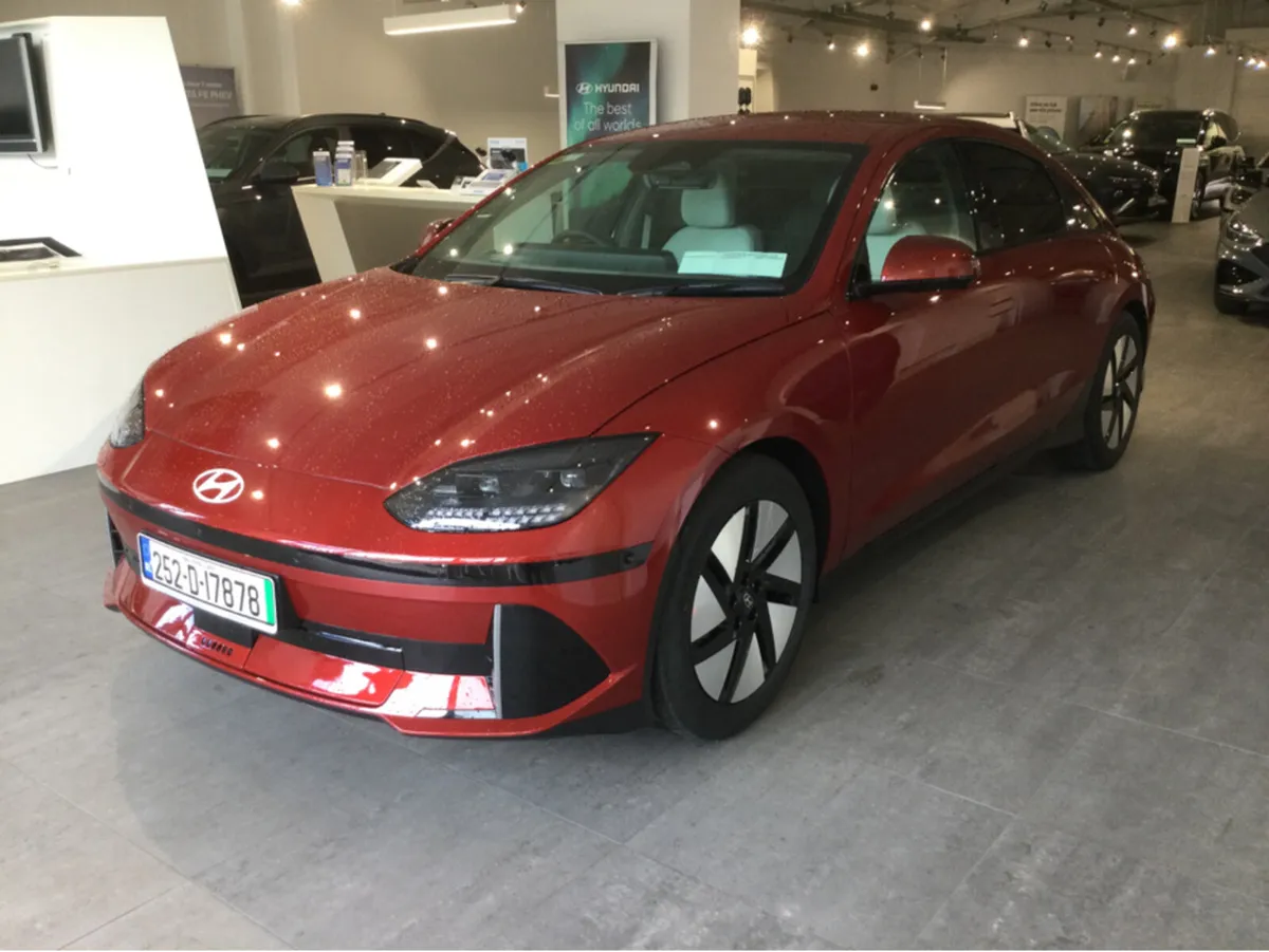 Hyundai IONIQ 6 ELEGANCE 77KW ** SHOWROOM DISPLAY - Image 4