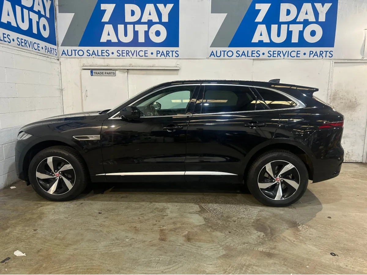 Jaguar F-Pace 2.0 PHEV AWD - Image 4