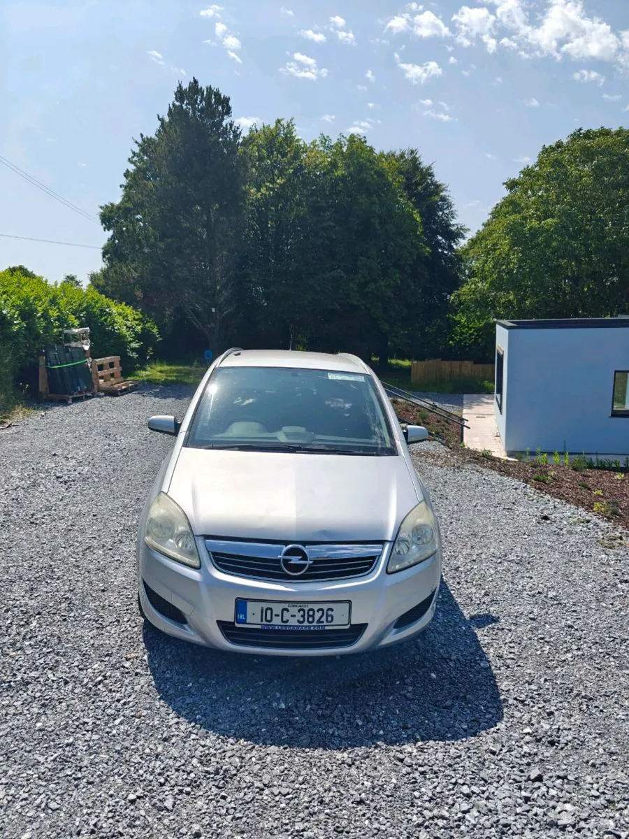 2010 Opel Zafira - Image 1
