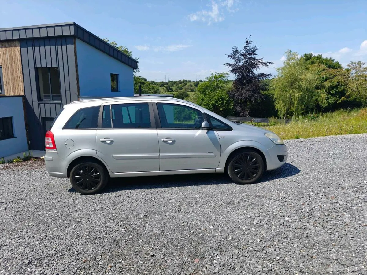 2010 Opel Zafira - Image 2