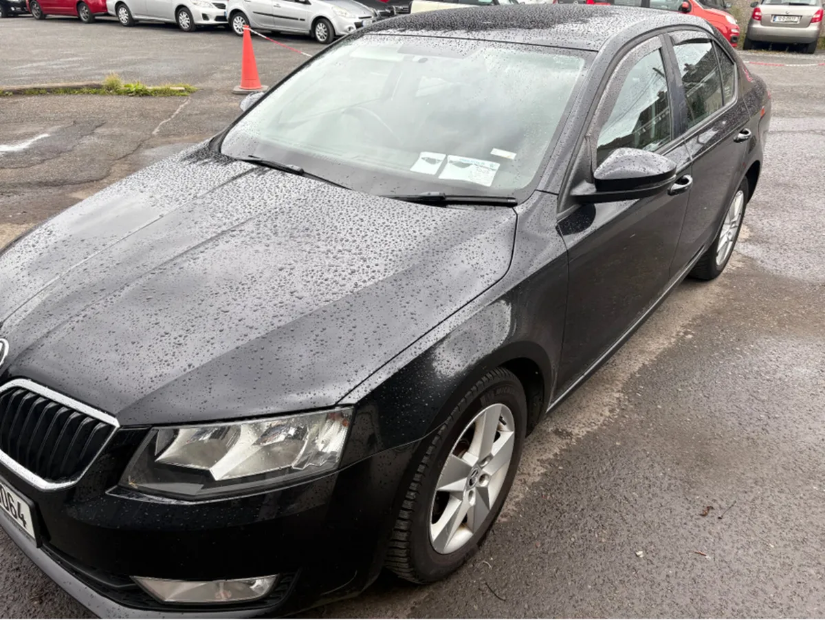 Skoda Octavia AMBITION 1.6 TDI 105HP DSG 4 4DR AUT - Image 1