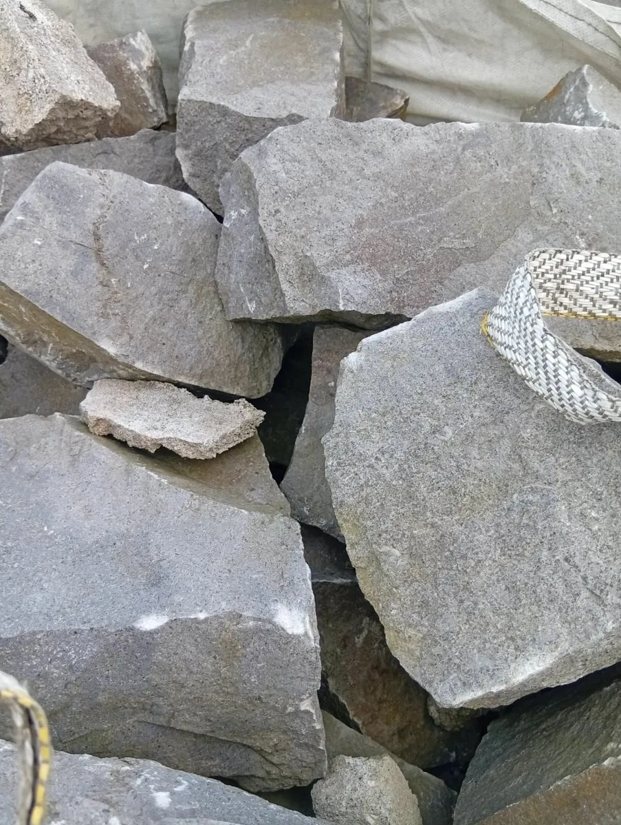 Building stone - Image 1