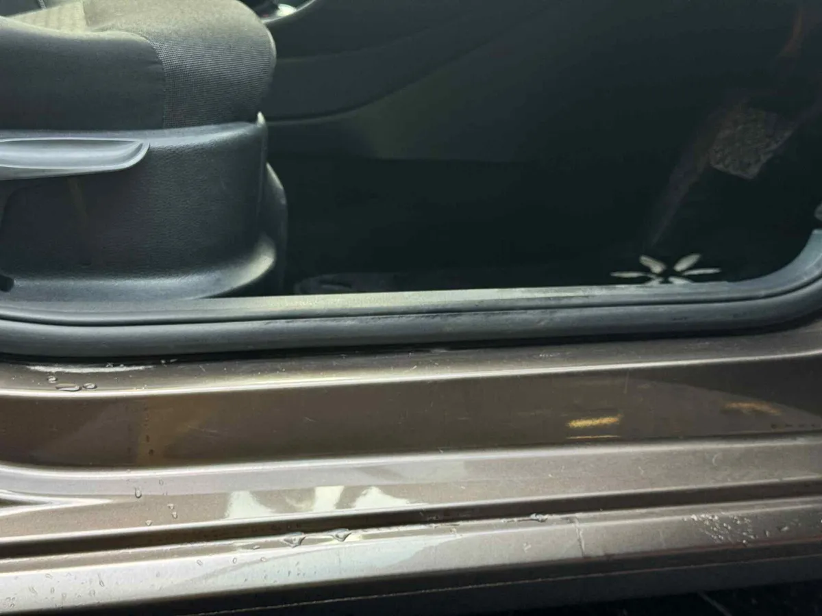 VW Polo 2015 TSI 1.2 Automatic –comfortline - Image 2