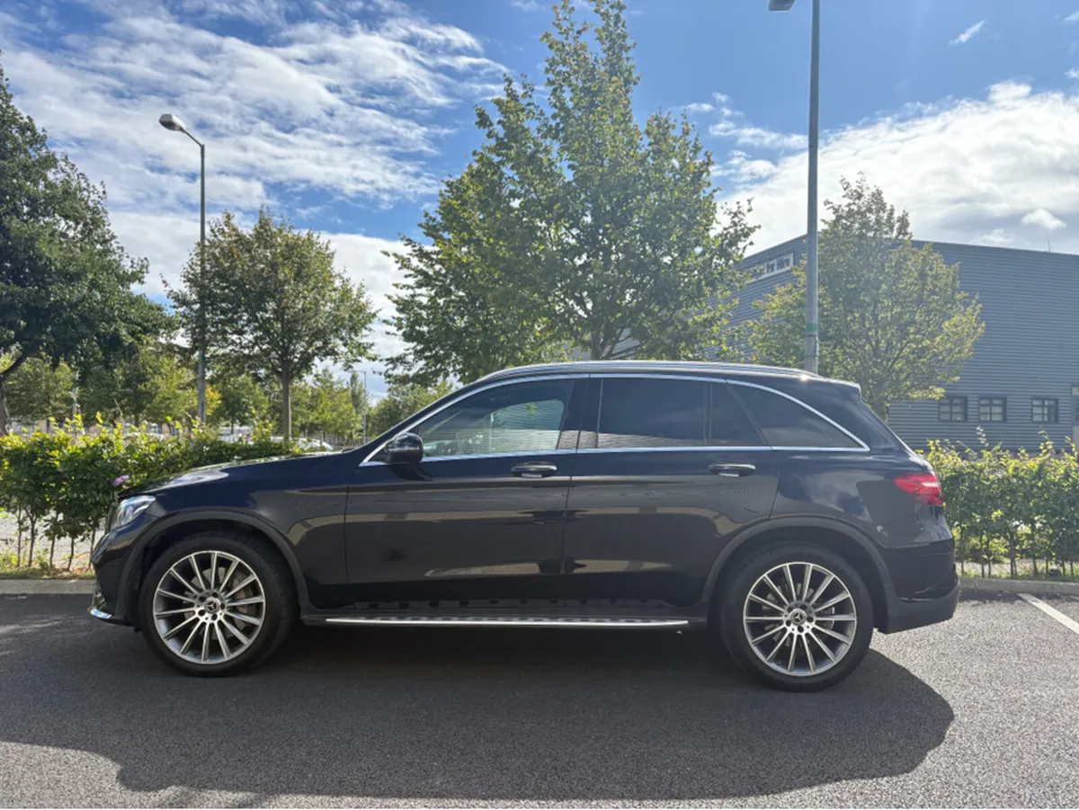 Mercedes-Benz GLC AMG PREMIUM PLUS *FULL SERVICE H - Image 2