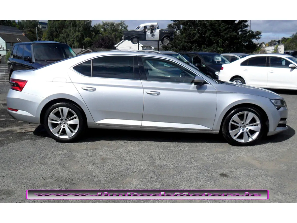 Skoda Superb 1.4 TSI STYLE PHEV   VERY LOW MILEAGE - Image 4