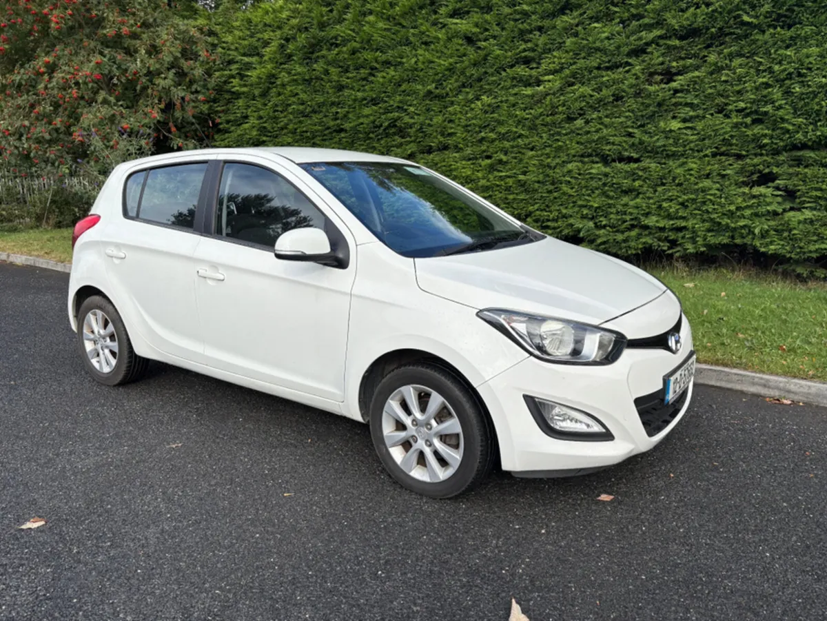 Hyundai i20 ACTIVE 84BHP 5DR 85PS - Image 2