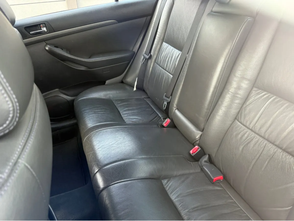 Toyota Avensis RC 1.8 LUNA AUTO - Image 3