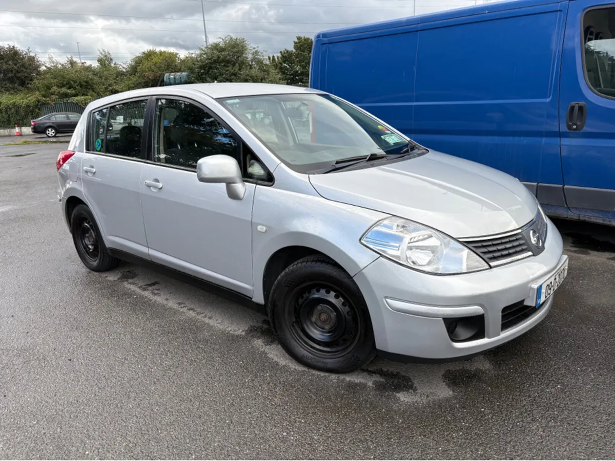 Nissan Tiida 1.5 DSL 5DR SE - Image 3