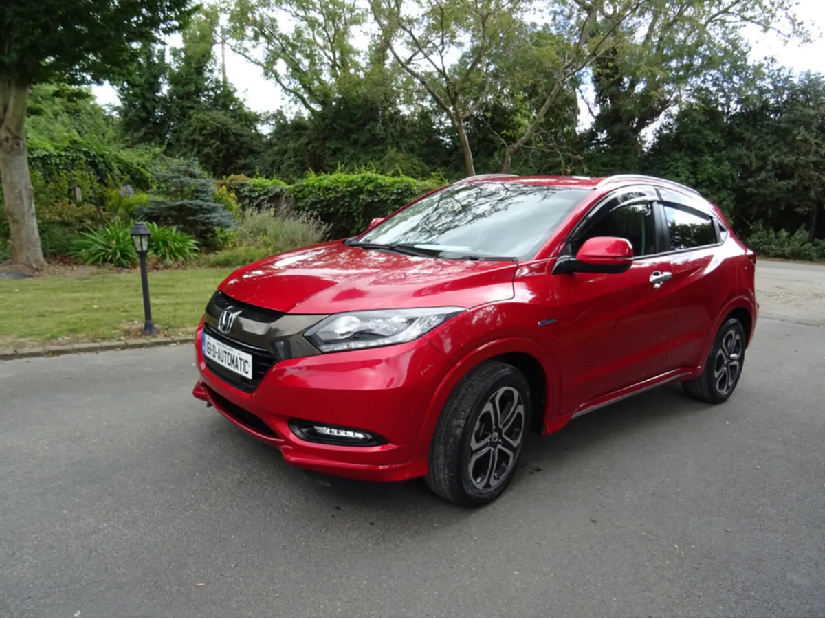 Honda Vezel 1.5 AUTO HYBRID FULL LEATHER SEATS - Image 3