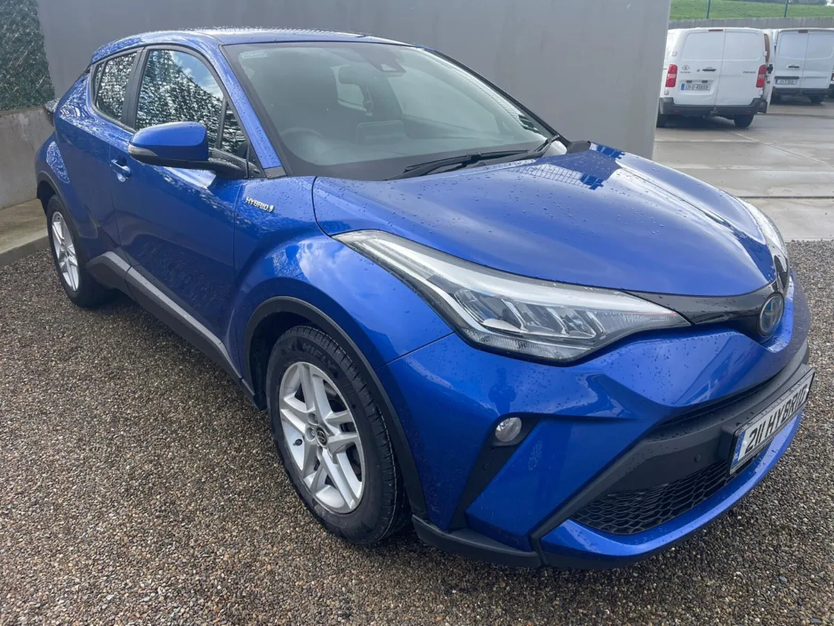 Toyota C-HR ICON HEV CVT - Image 1