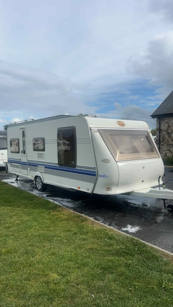✨STUNNING HOBBY EXCELLENT 4 BERTH ISLAND BED✨ - Image 2