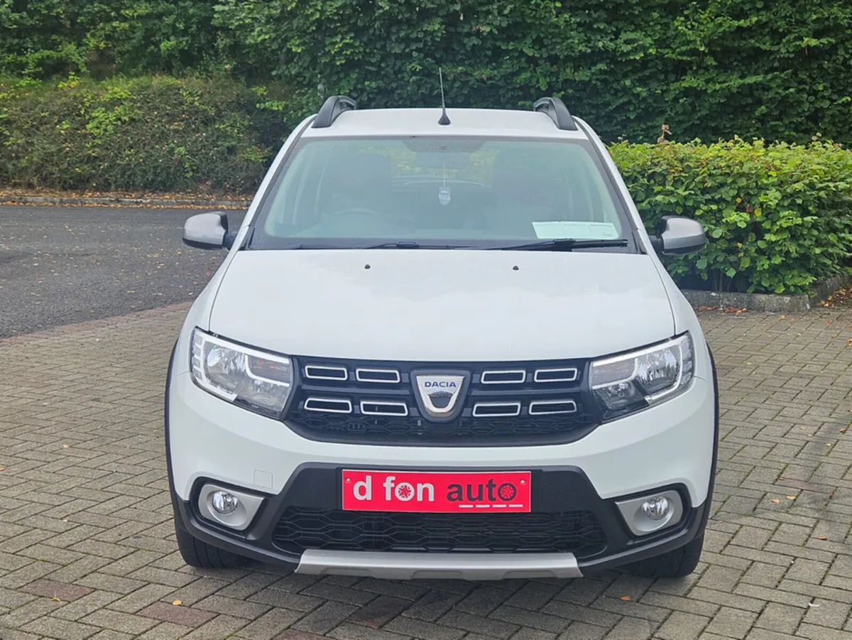 Dacia Sandero Stepway 1.0 PETROL ESSENTIAL  MODEL* - Image 2