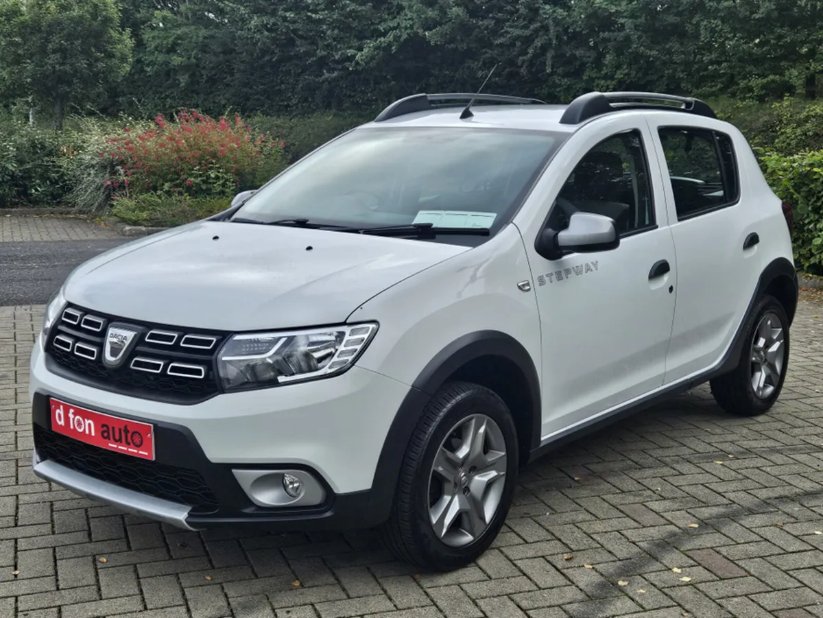 Dacia Sandero Stepway 1.5 DIESEL LAUREATE  MODEL*S - Image 3