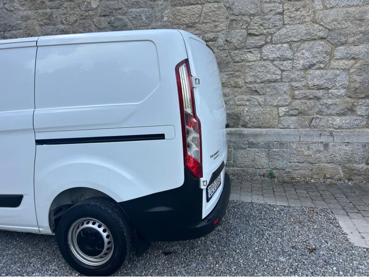 Ford Transit Custom V362 300S BASE 2.0 3DR//3 SEAT - Image 4