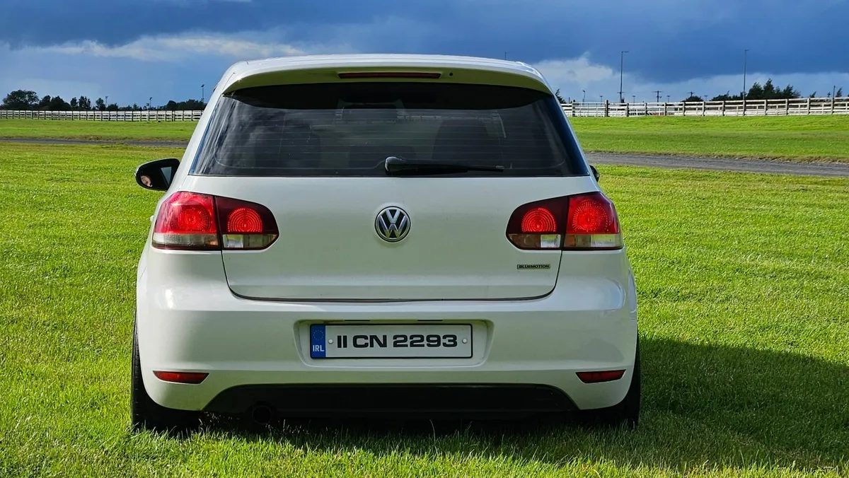 Volkswagen Golf 2011 - Image 4