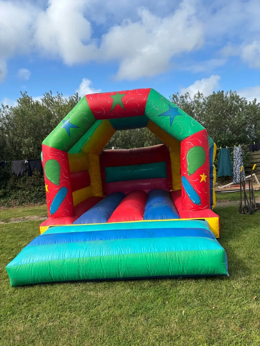 Bouncy castle - Image 1