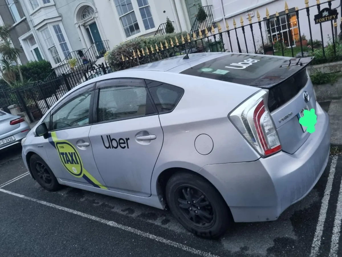 Toyota Prius Hybrid 2013 For Sale. - Image 2