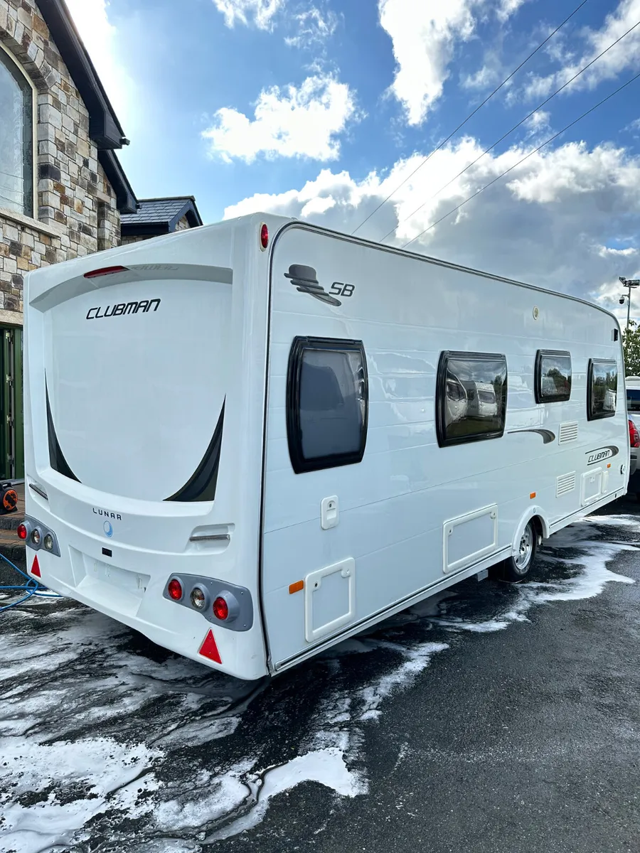 ✨STUNNING LUNAR CLUBMAN 4 BERTH FIXED SINGLE BEDS✨ - Image 2