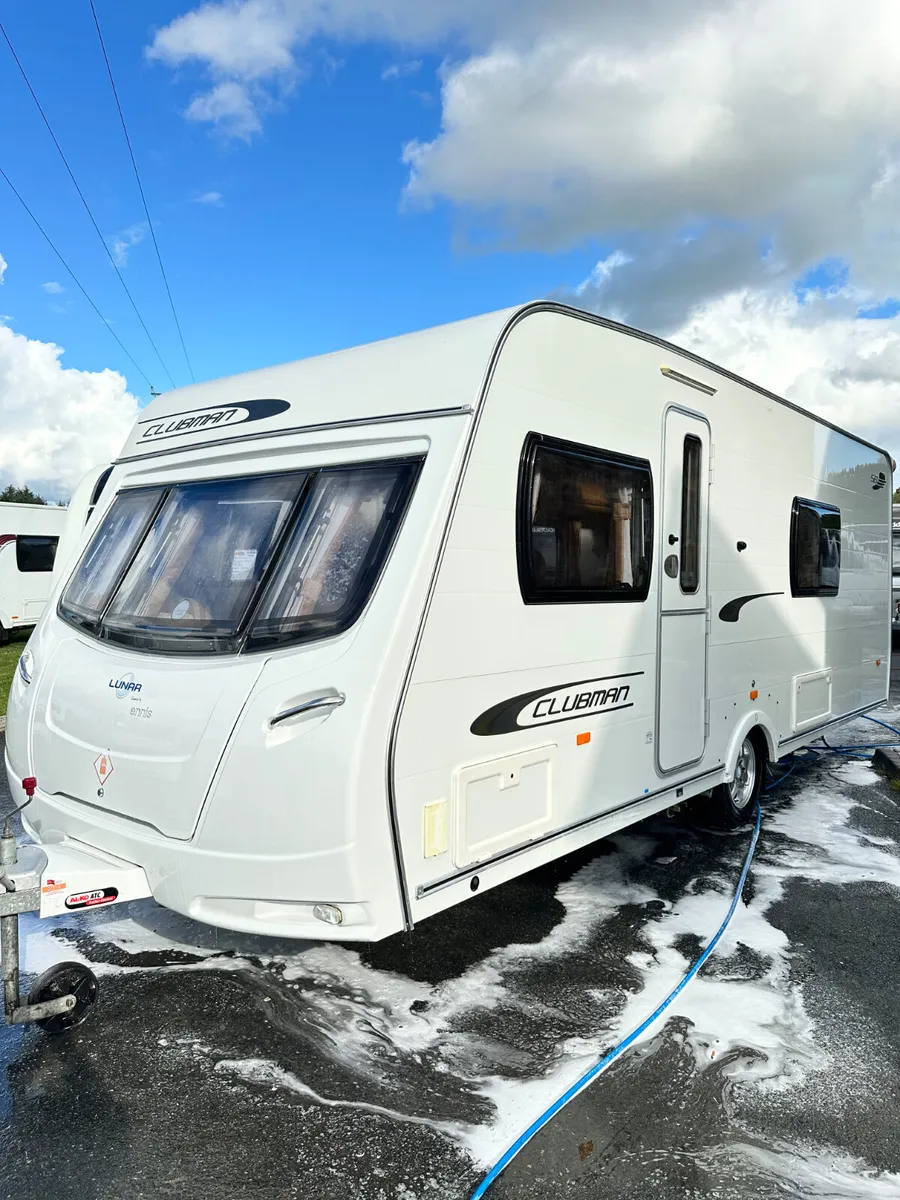 ✨STUNNING LUNAR CLUBMAN 4 BERTH FIXED SINGLE BEDS✨ - Image 1