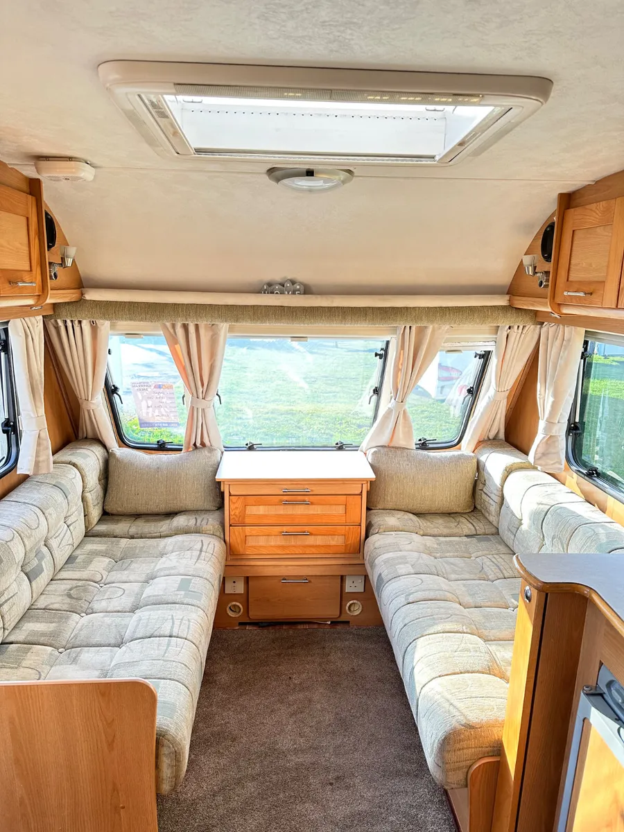 ✨STUNNING COMPASS CORONA 4 BERTH FIXED BED✨ - Image 4