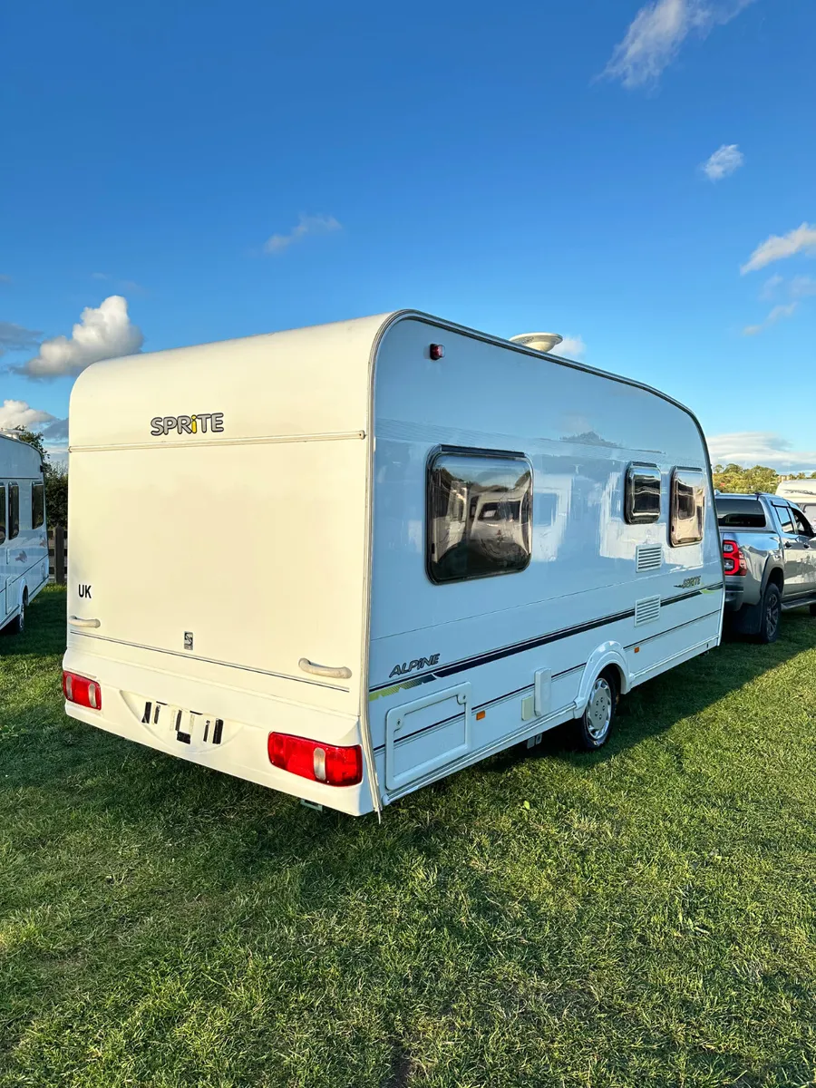 ✨STUNNING SPRITE ALPINE 4 BERTH FIXED BED✨ - Image 3
